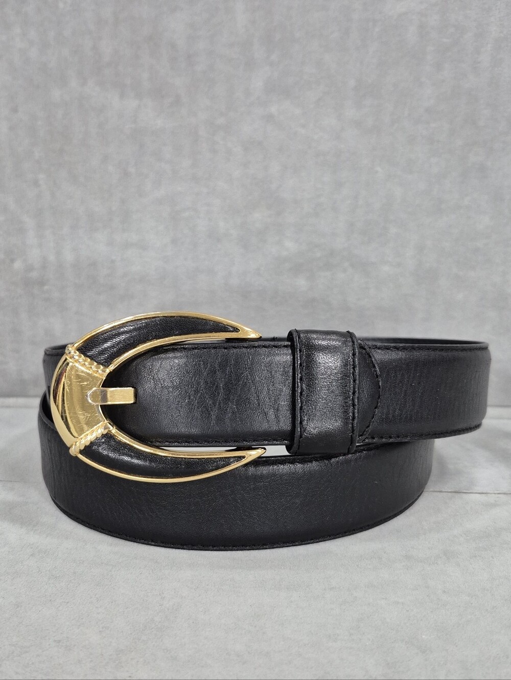 Vintage 90s Liz Claiborne belt women's large black Aniline Leather gold buckle